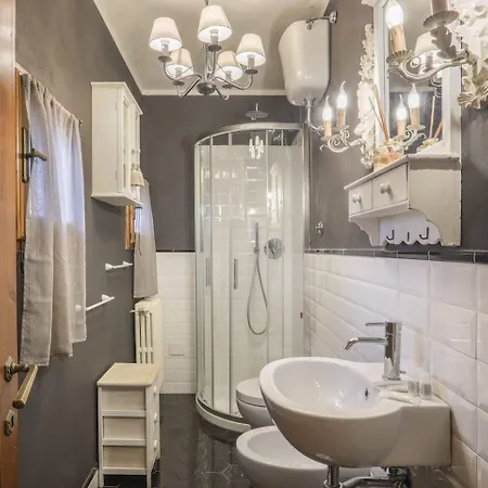 Sangallo Suite-hosted By Sweetstay דירה